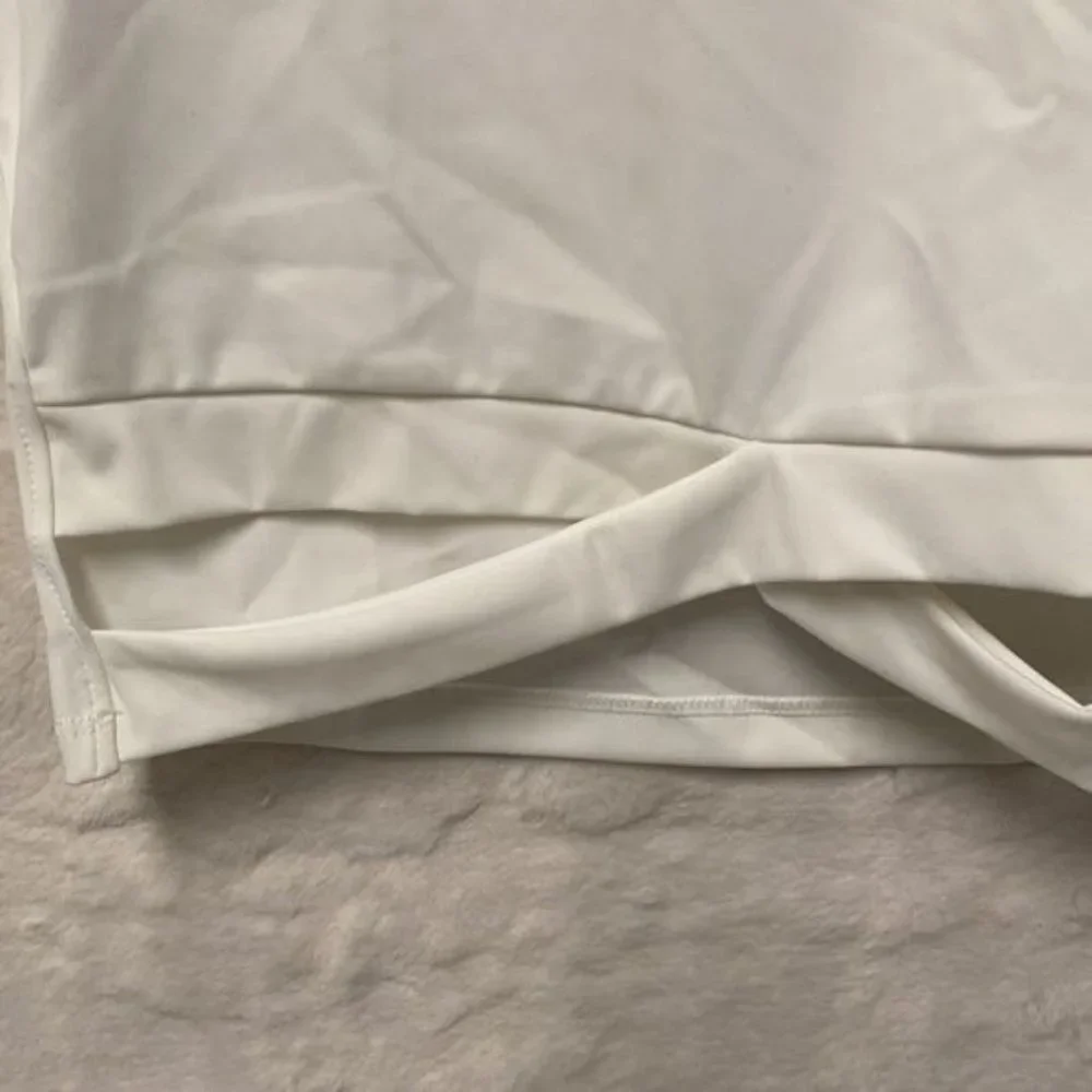 Women Crop Top Sleeveless White Color Size M